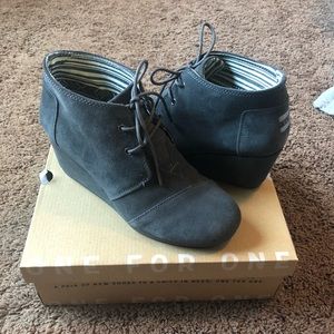 Women’s Toms Wedge Bootie Grey Size 9.5